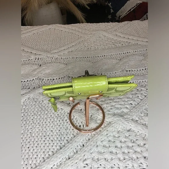 Coach Signature Wallet - Picture 4 of 15